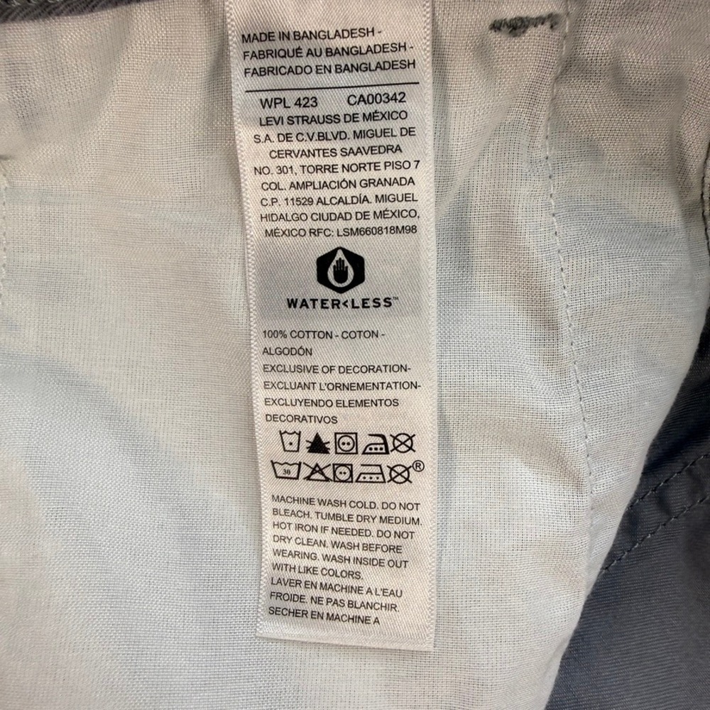 Levi Signature Cargo Shorts Relaxed Size 44 (FIT 45) Gray Utility Workwear NWT - Picture 4 of 15